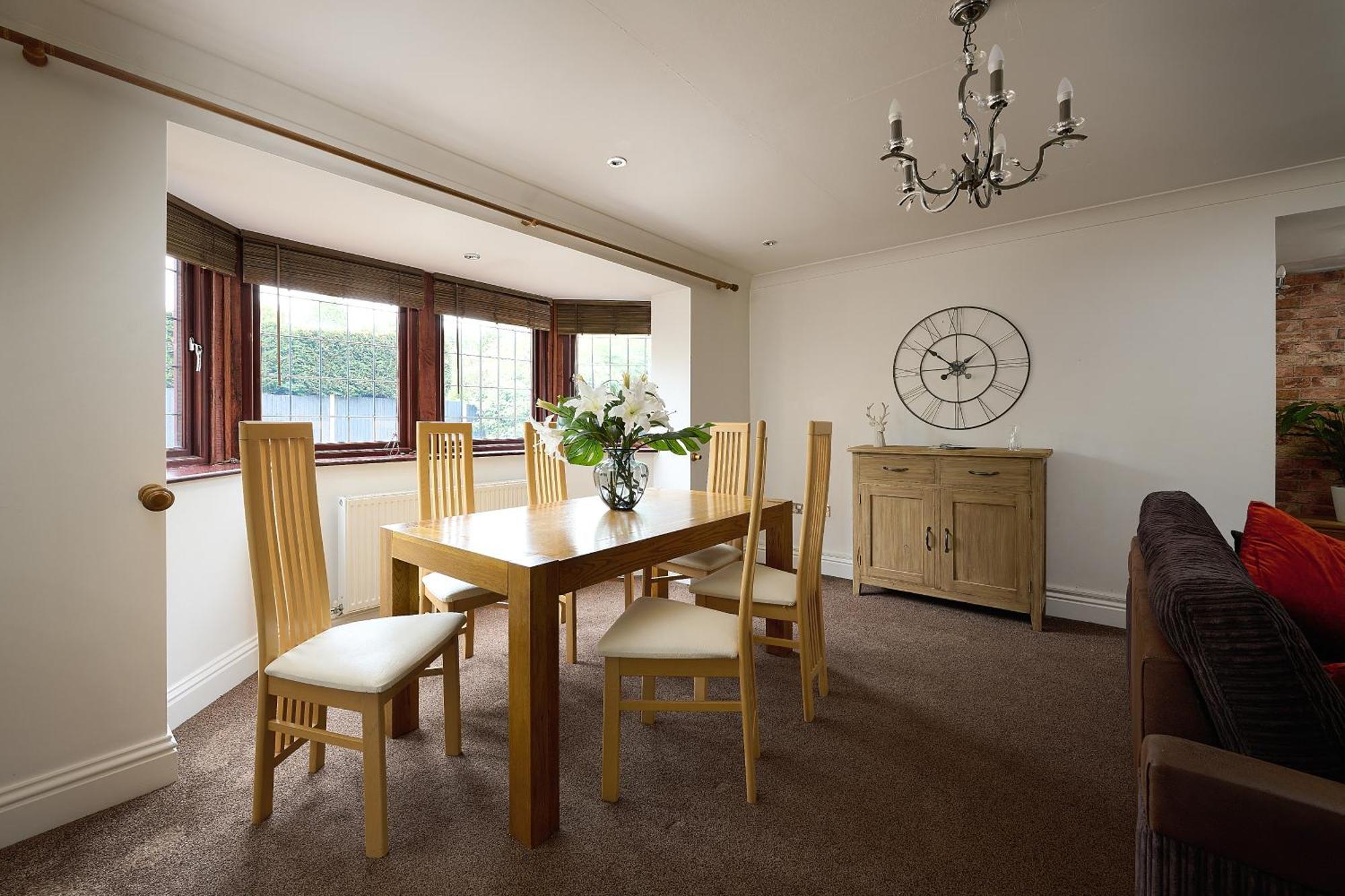 Spacious Home For Large Families And Contractors Wolverhampton Bagian luar foto