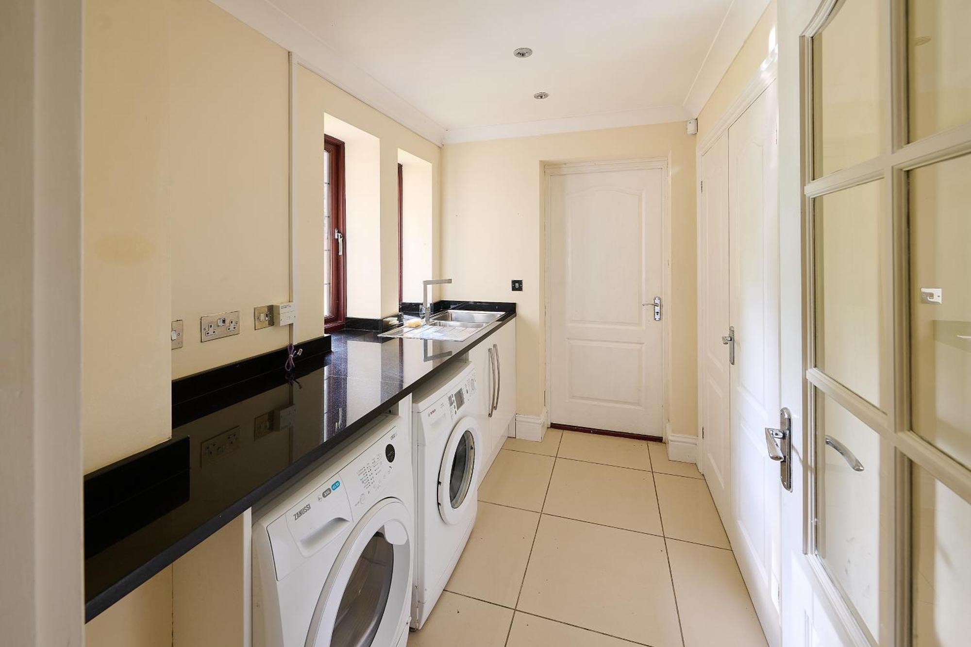 Spacious Home For Large Families And Contractors Wolverhampton Bagian luar foto