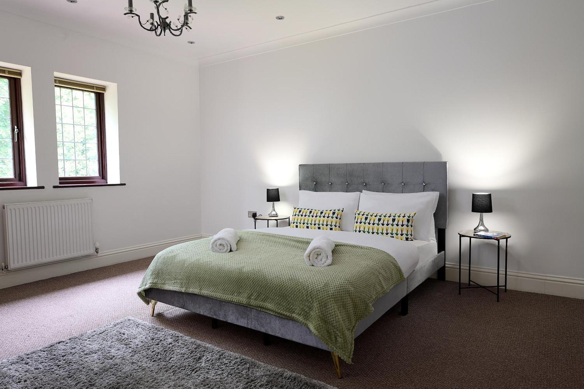 Spacious Home For Large Families And Contractors Wolverhampton Bagian luar foto