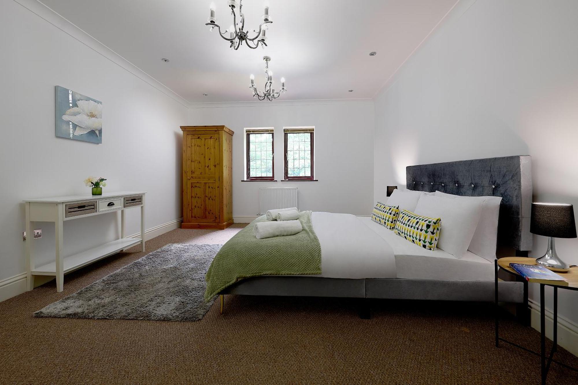 Spacious Home For Large Families And Contractors Wolverhampton Bagian luar foto