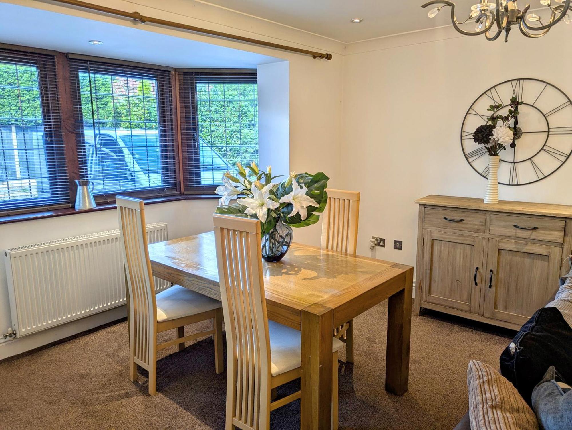 Spacious Home For Large Families And Contractors Wolverhampton Bagian luar foto